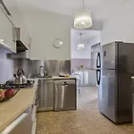 Hostly-the Walls Apartment-near Leaning Tower Appartement