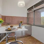 Hostly-the Walls Apartment-near Leaning Tower *